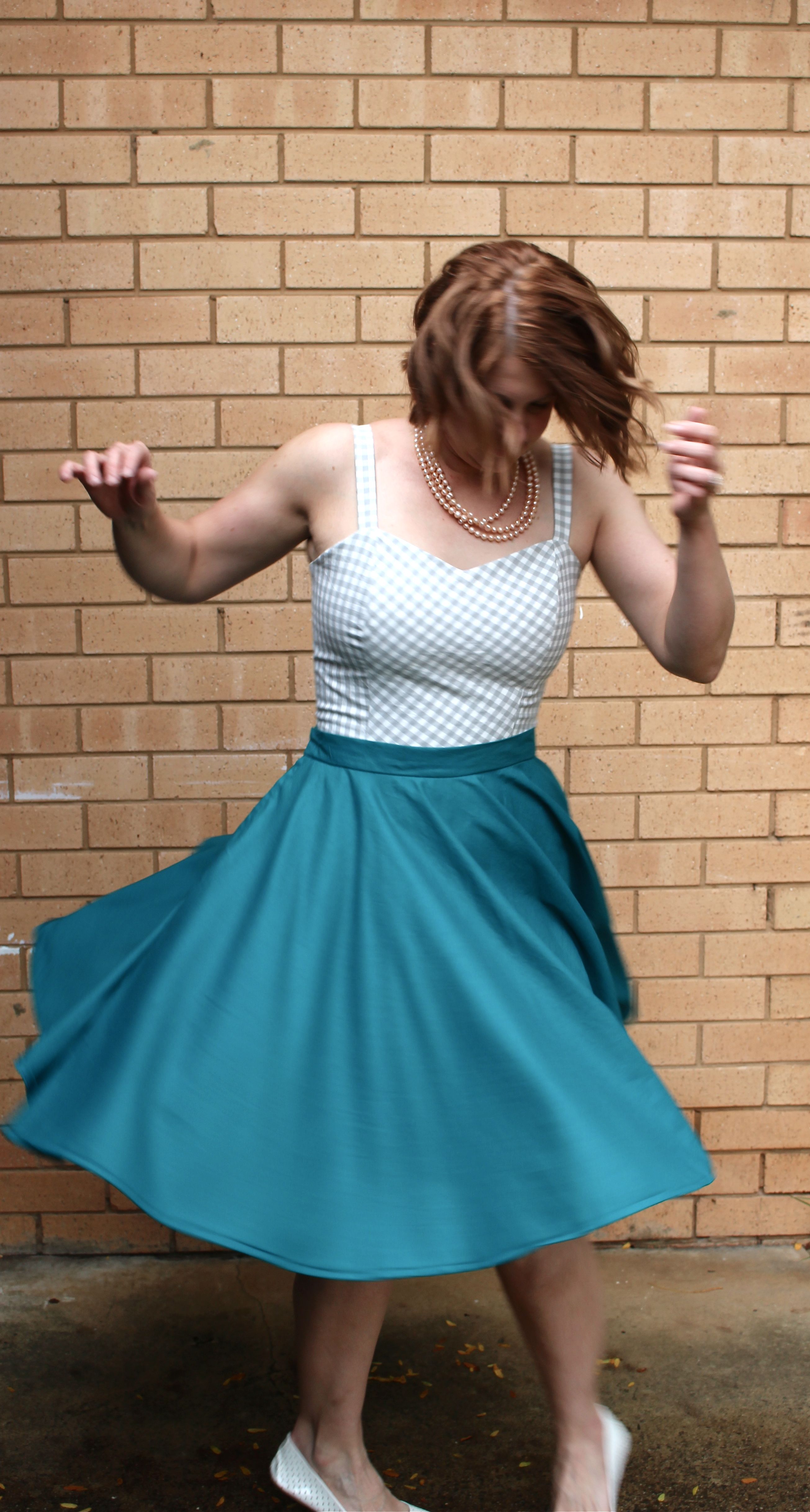 Amanda vs Vogue 8849 and Circle Skirt